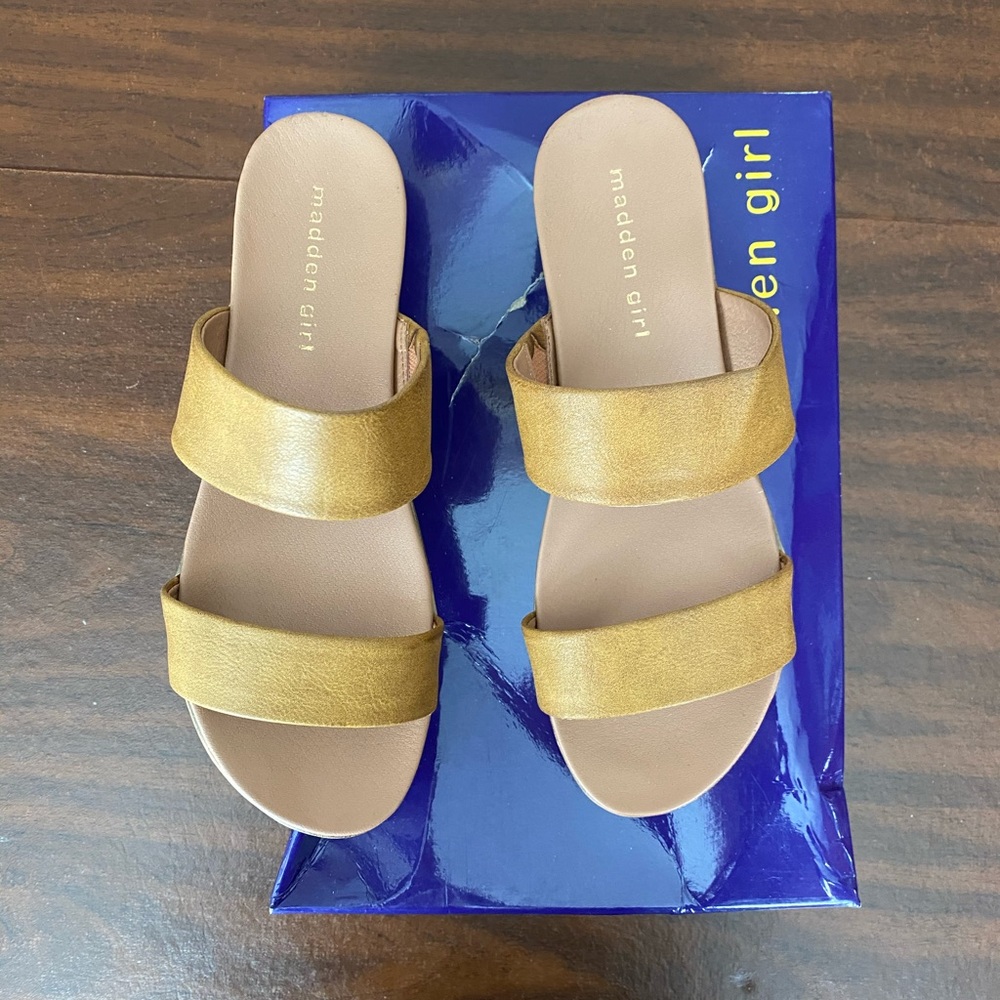 Madden Girl Alie Slides